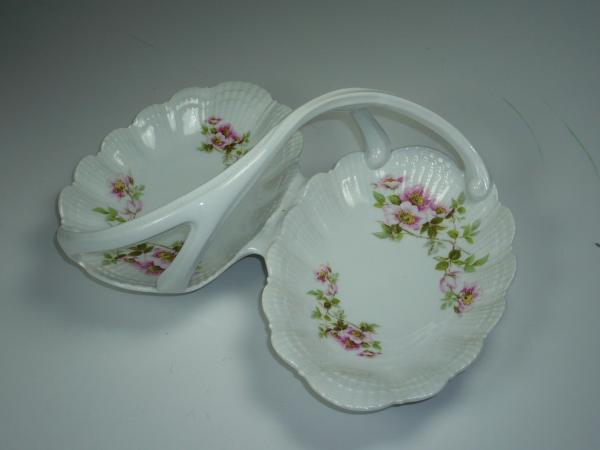 Gebäckschale mit Henkel 27,5 cm x 24 cm H 10,5 cm