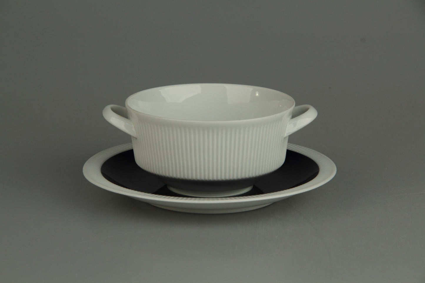Suppentasse mit Untere