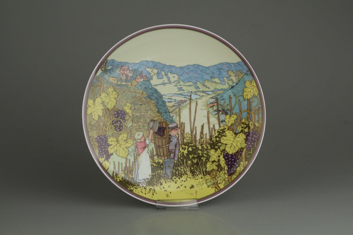 Wandteller Deutsche Krebshilfe E.V.: Winzer im Herbst