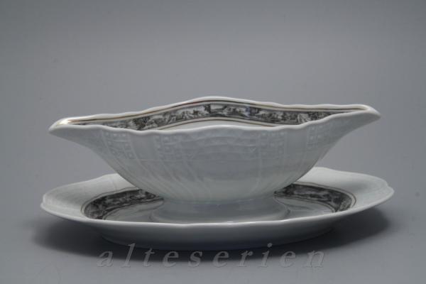 einteilige Sauciere mit Teller