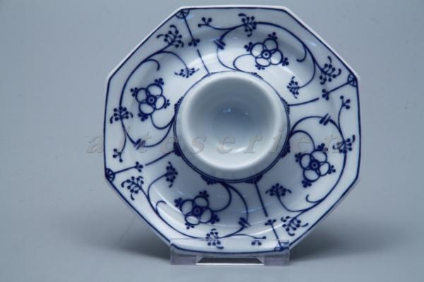 Eierbecher mit Schalenablage