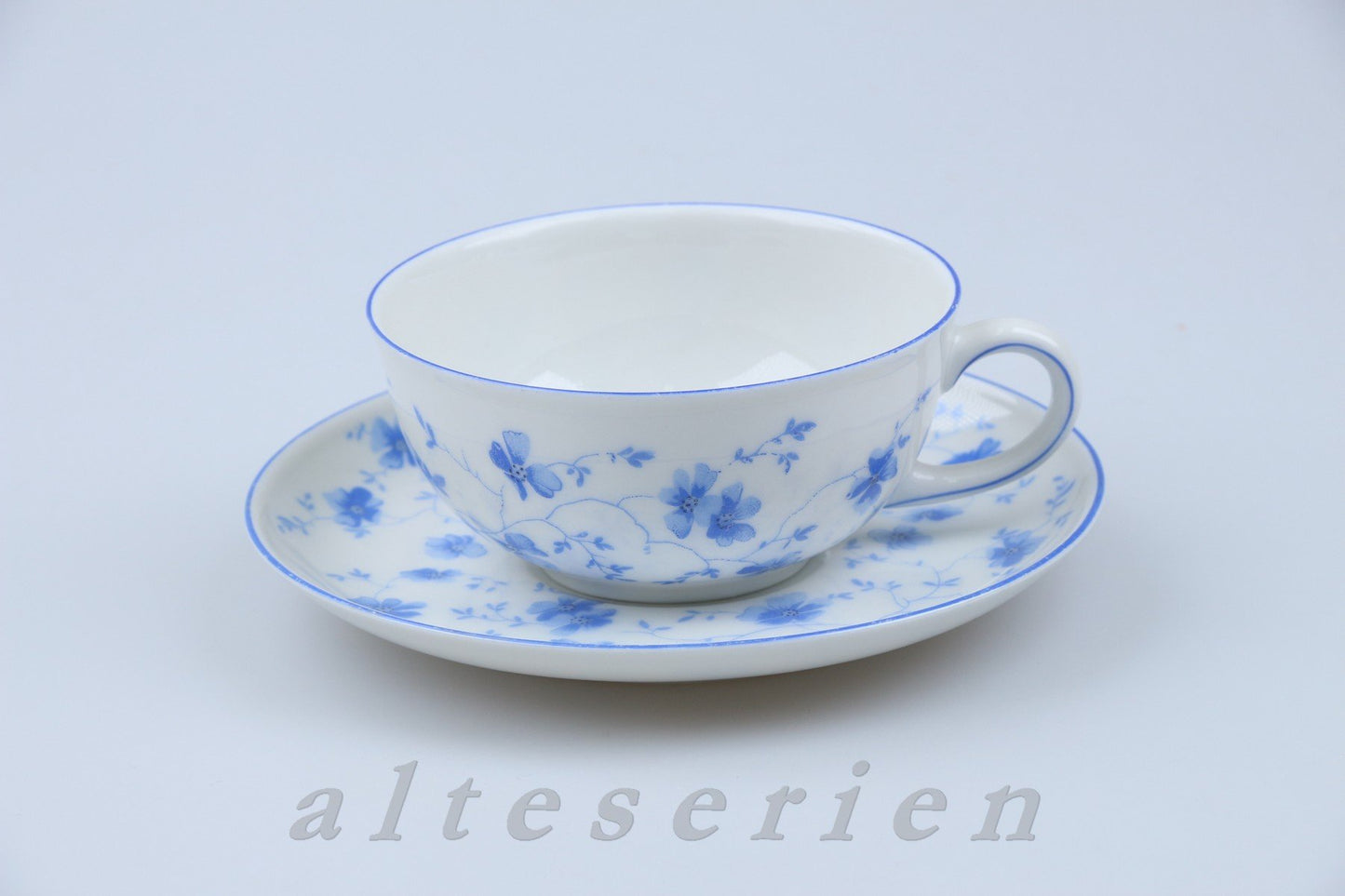 Teetasse mit Untere klein