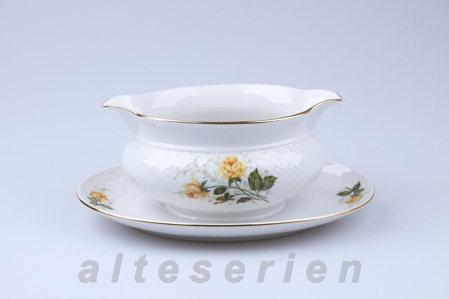 einteilige Sauciere mit Teller