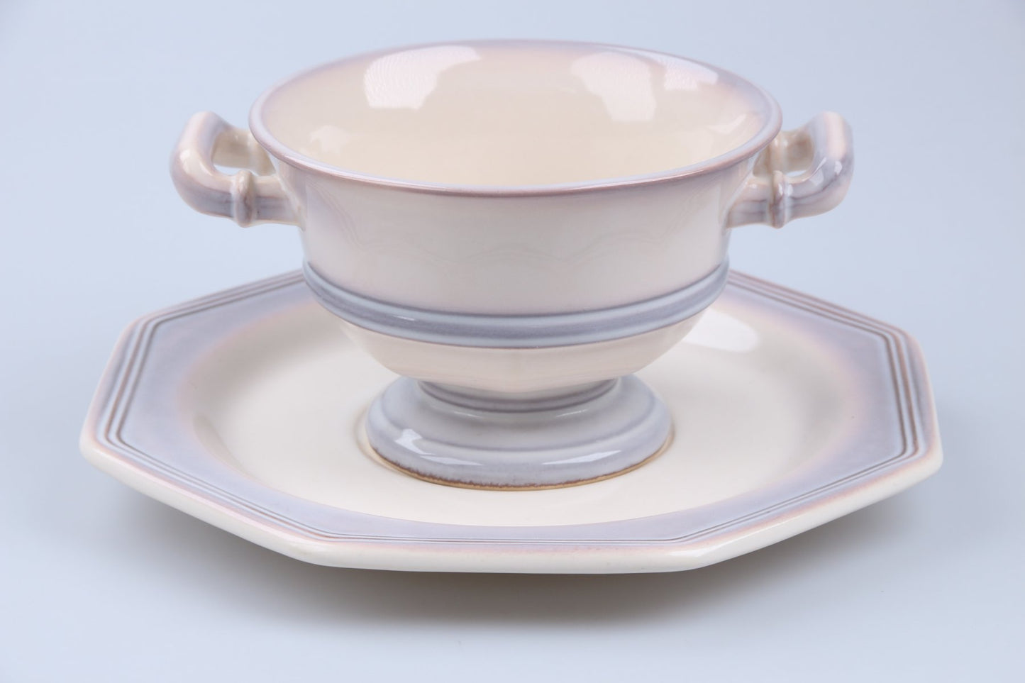 Suppentasse mit Untere