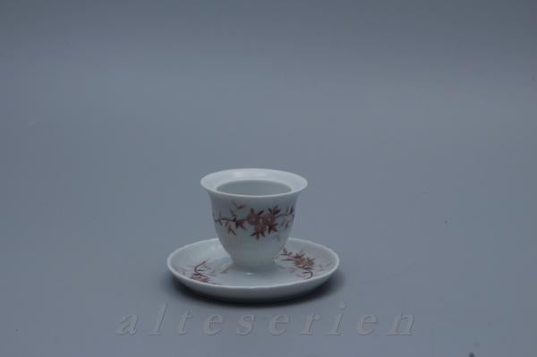 Eierbecher mit Schalenablage