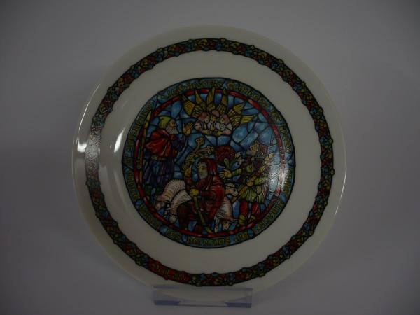 Sammelteller mit Wandaufhängung