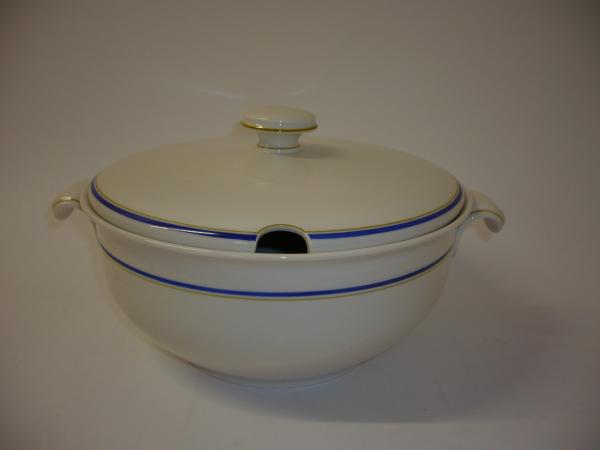 große Suppenterrine