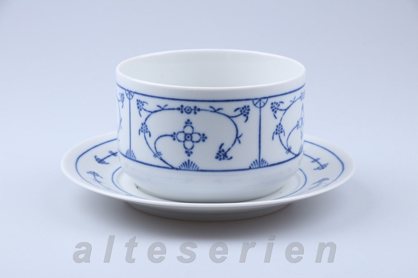 Sauciere mit Teller einteilig