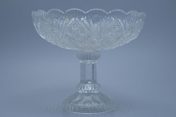 Gebäckschale auf Fuß