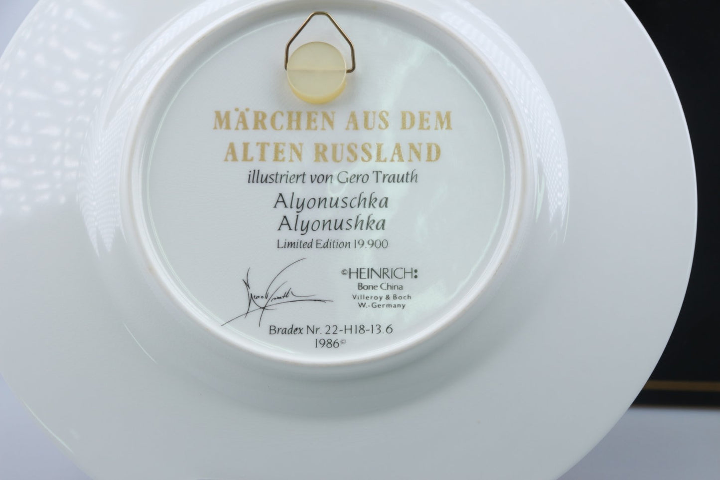 Wandteller Alyonuschka