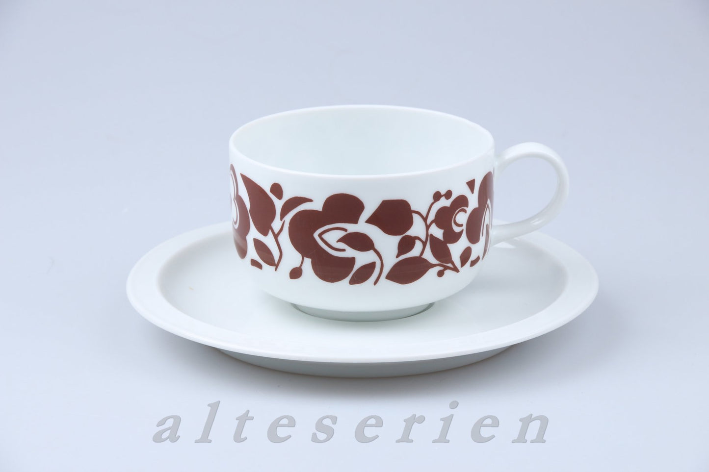 Teetasse mit Untere