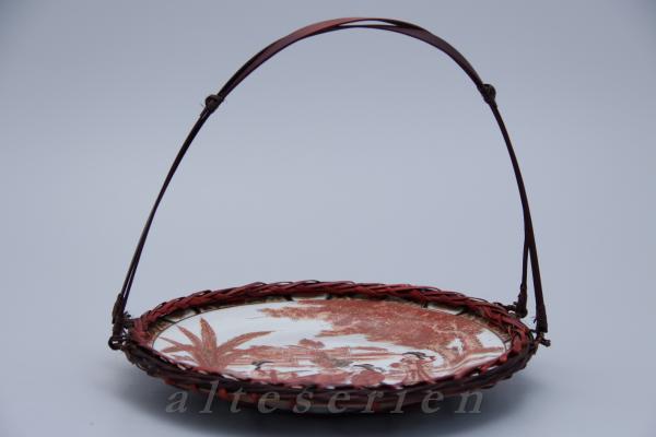 Servierteller mit Tragegriff