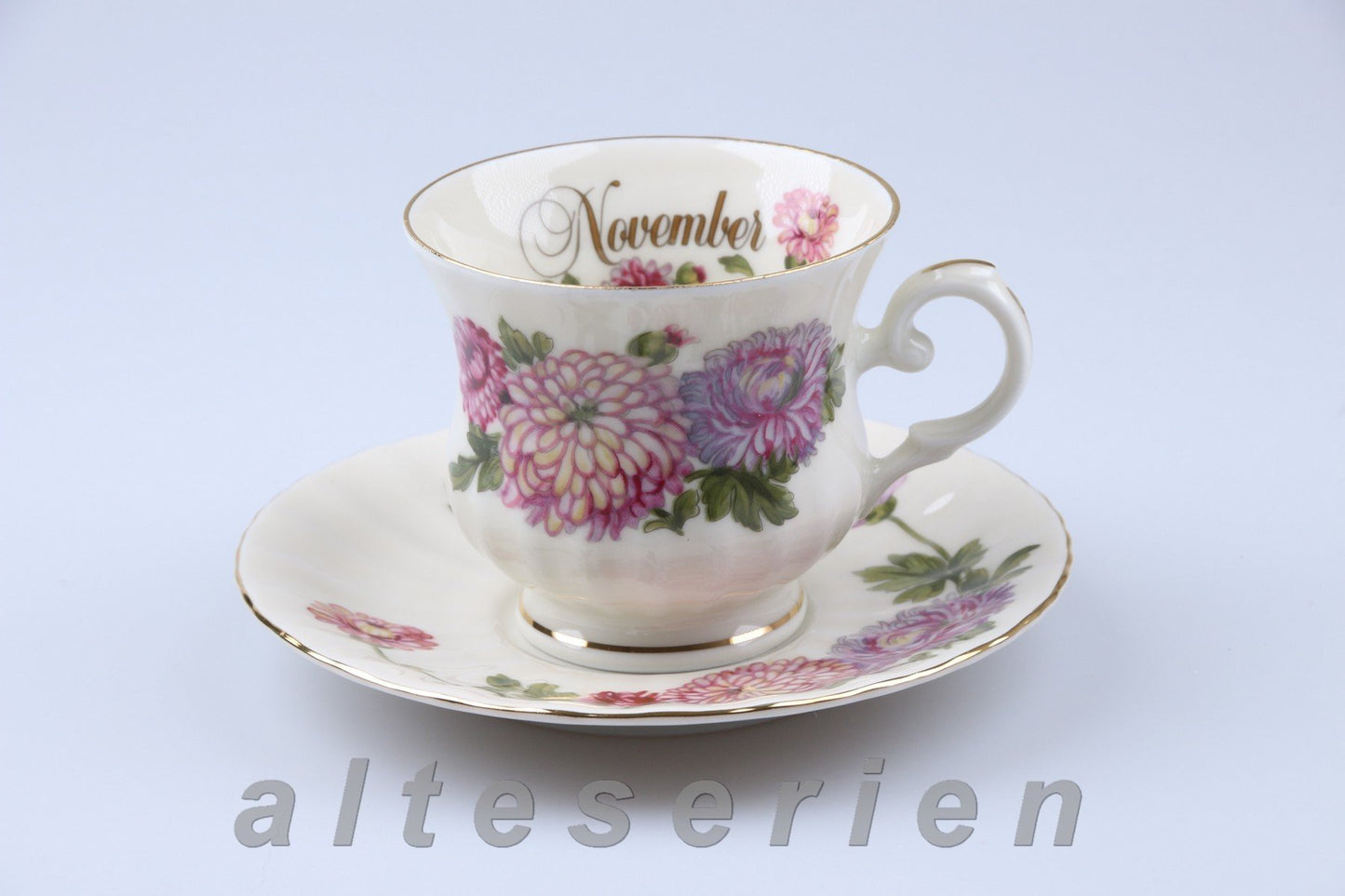 Kaffeetasse mit Untertasse November Chrysanthemum