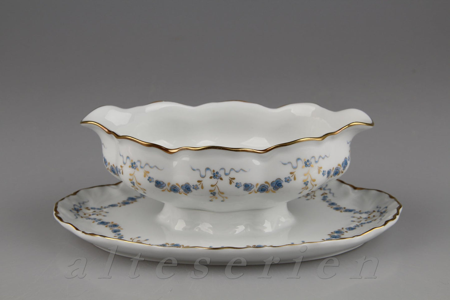 Sauciere mit Teller einteilig