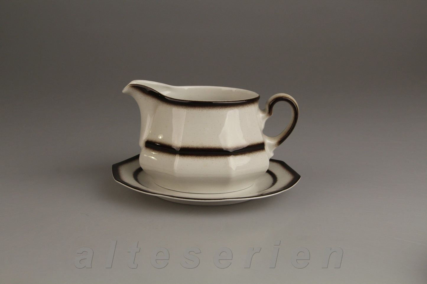 Sauciere mit Teller 2-tlg