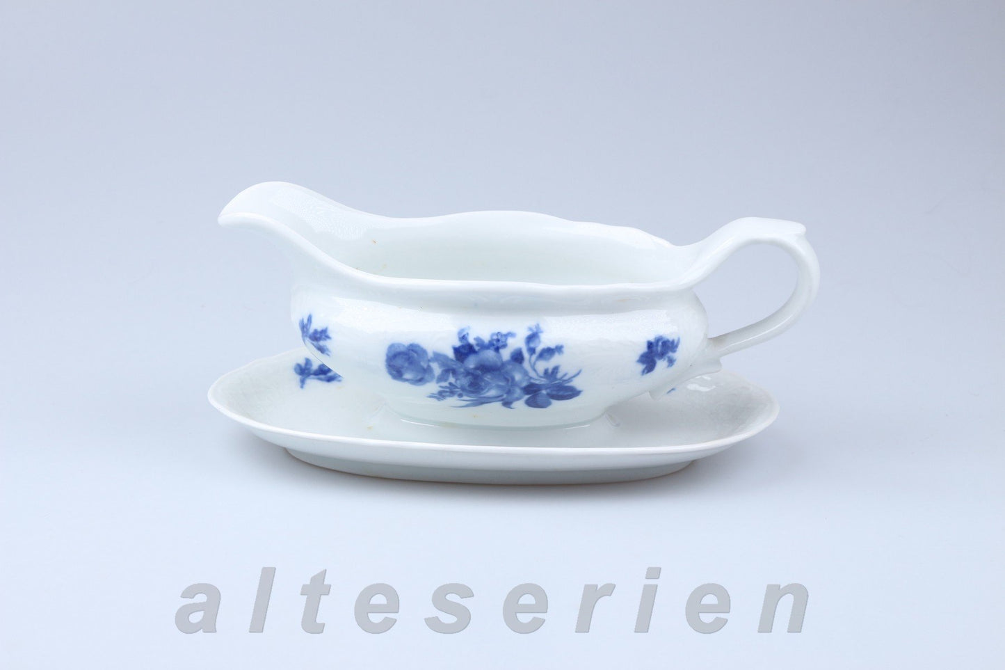 Sauciere mit Teller einteilig