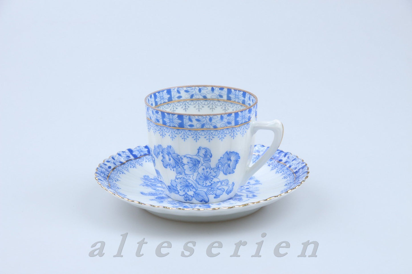 Kaffeetasse mit Untere klein