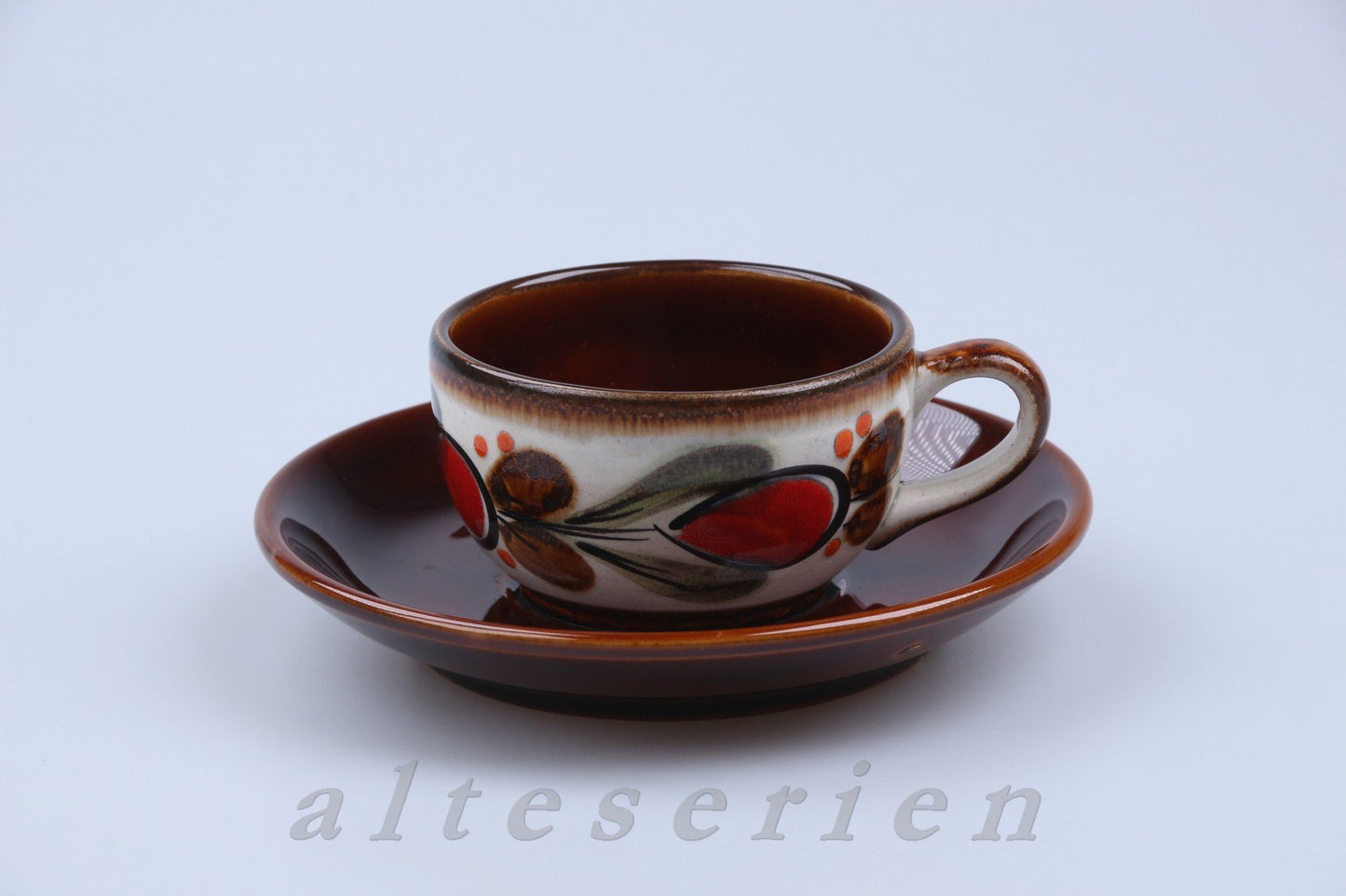 Teetasse mit Untere