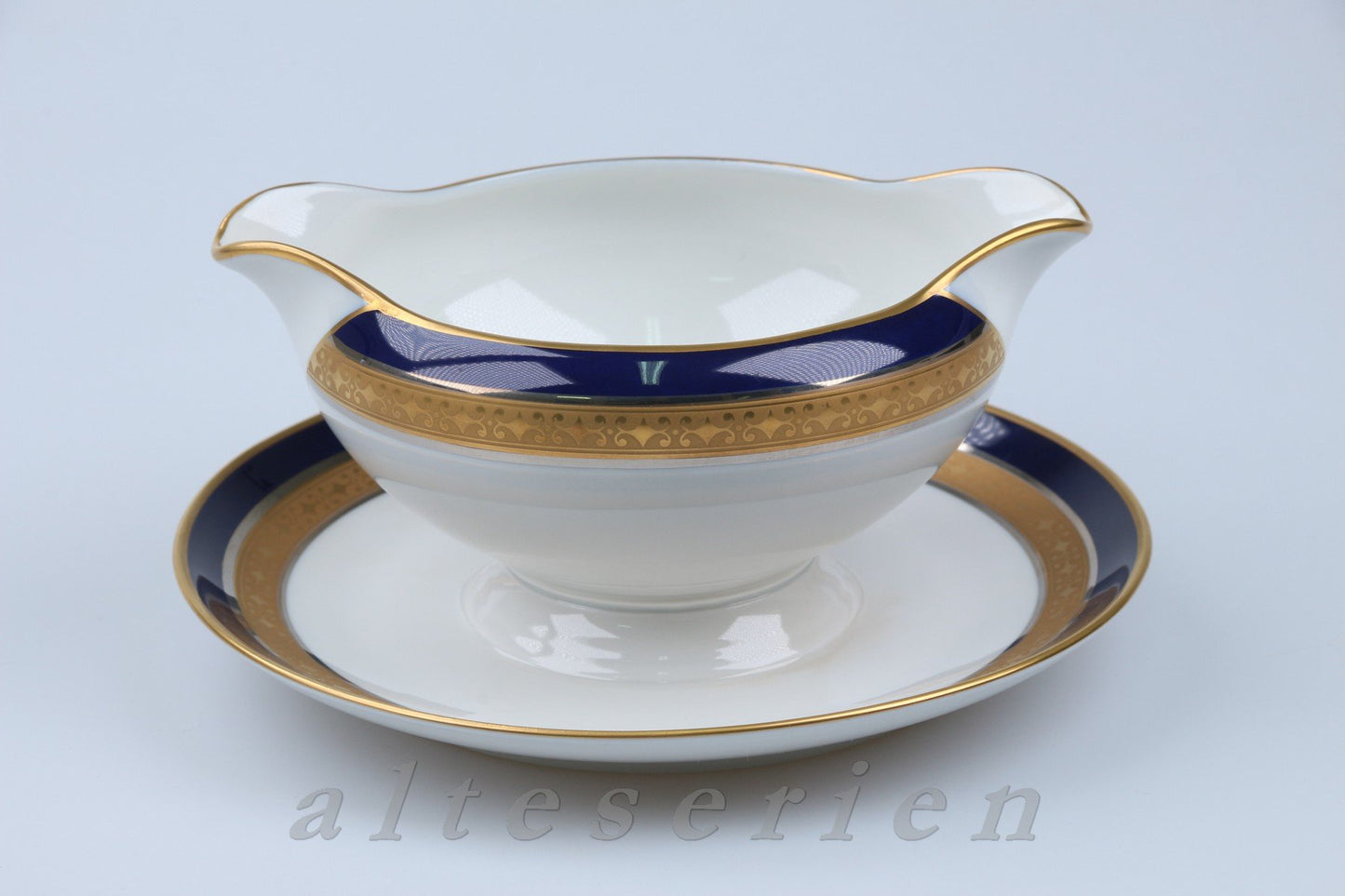 Sauciere mit Teller einteilig