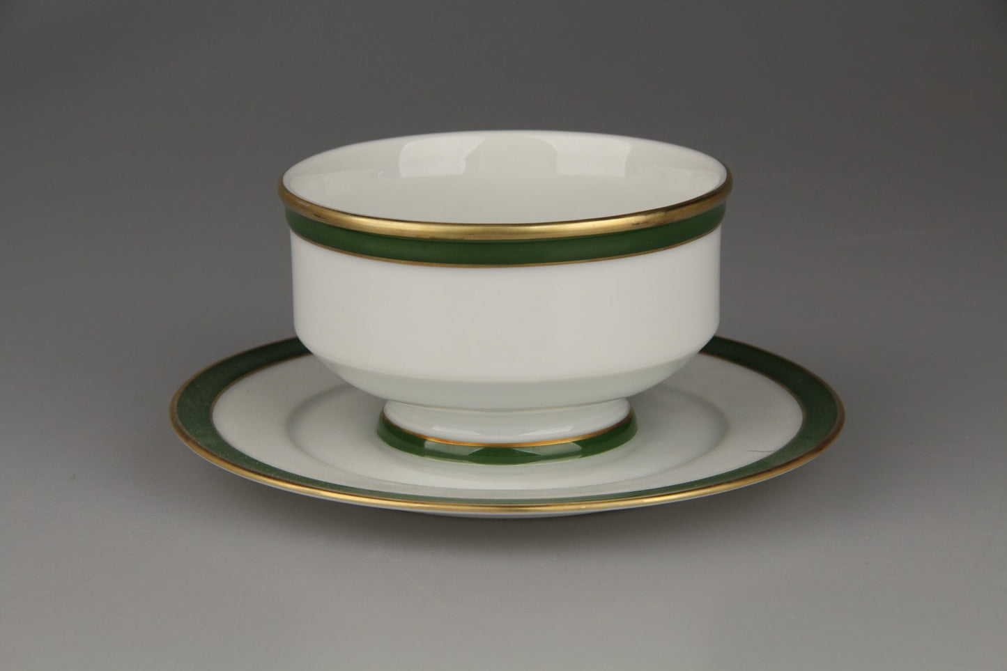 Sauciere mit Teller einteilig