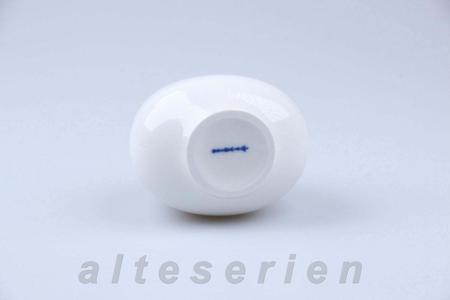 Vase Adonis weiß II. Wahl