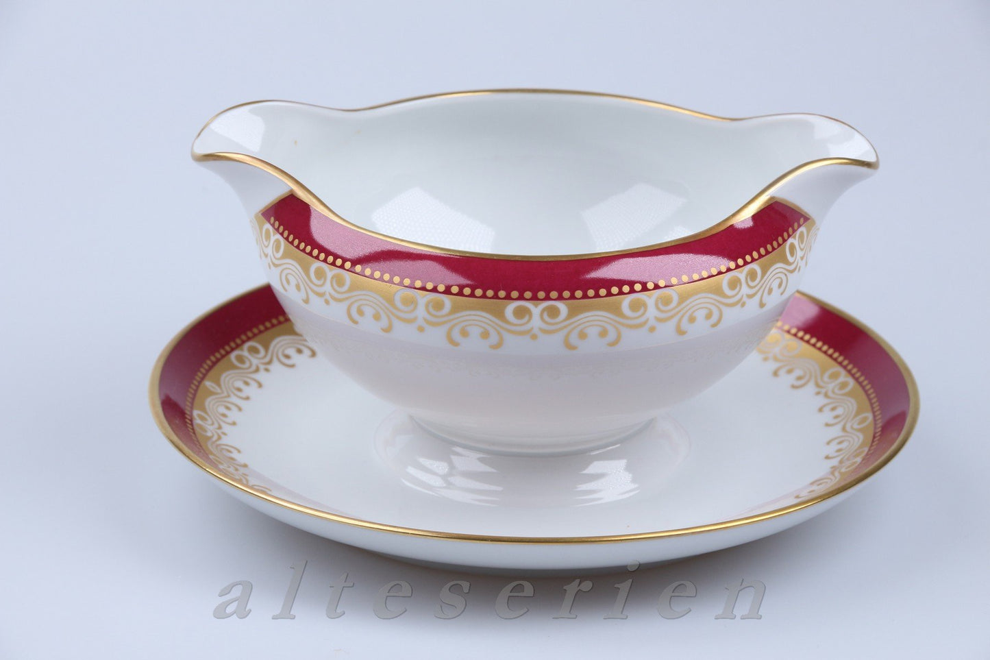 Sauciere mit Teller einteilig