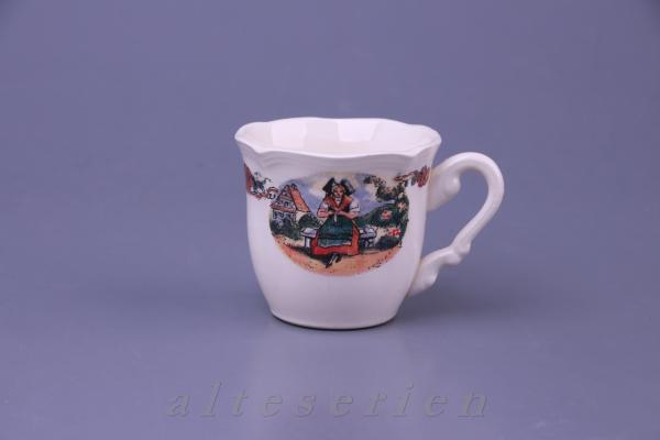 Mokkatasse auf der Bank