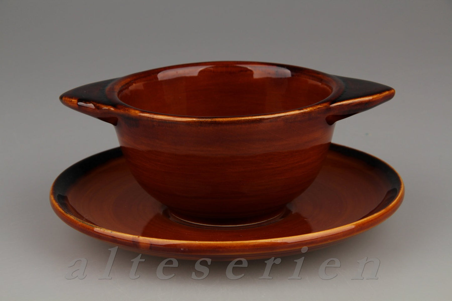 Suppentasse mit Untere