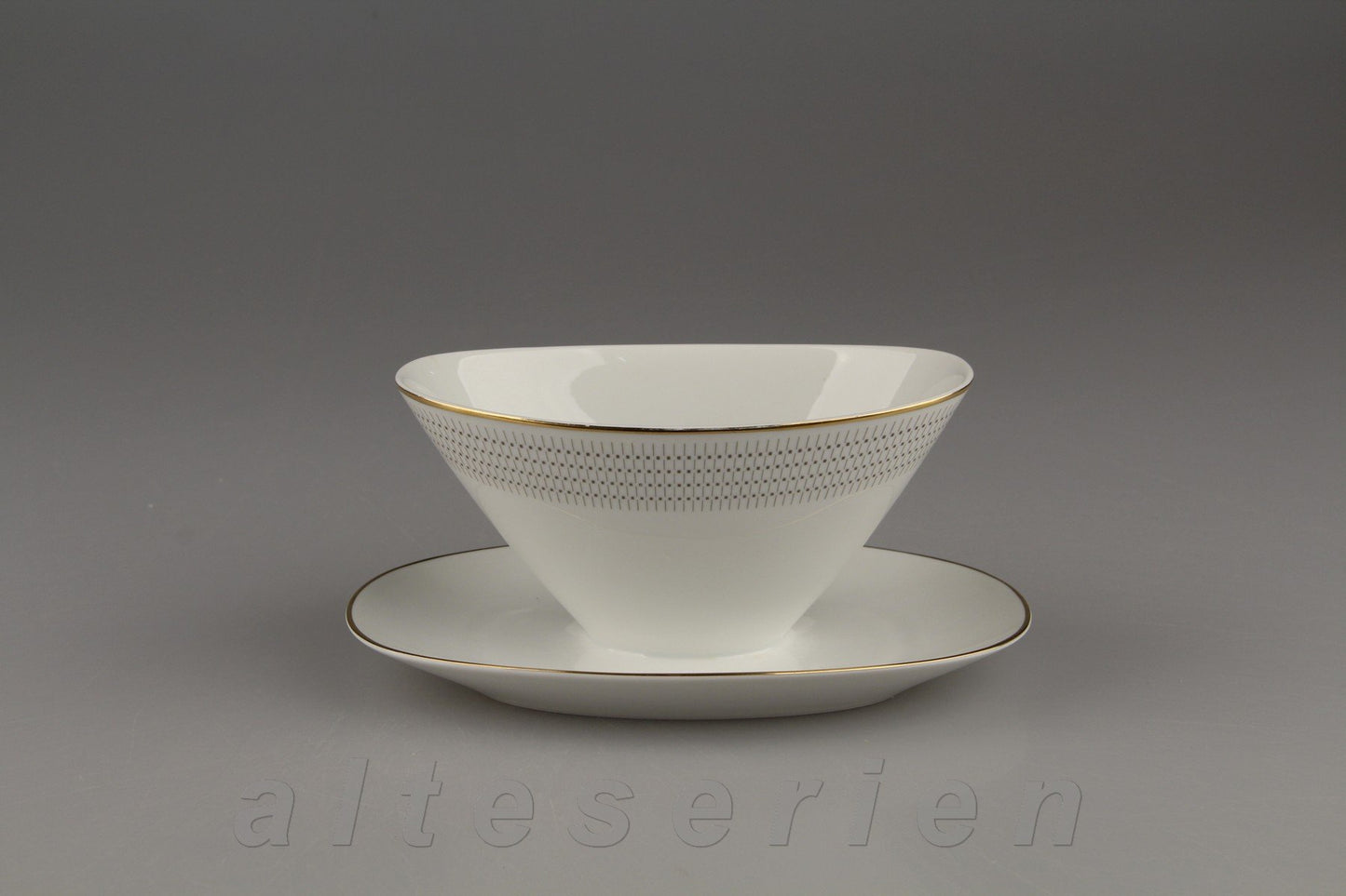 Sauciere mit Teller einteilig