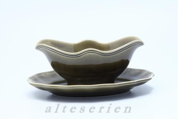einteilige Sauciere mit Teller