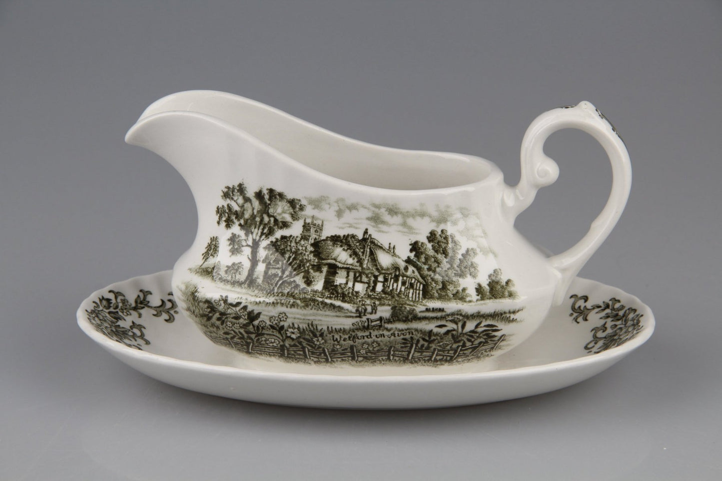 Sauciere mit Teller einteilig