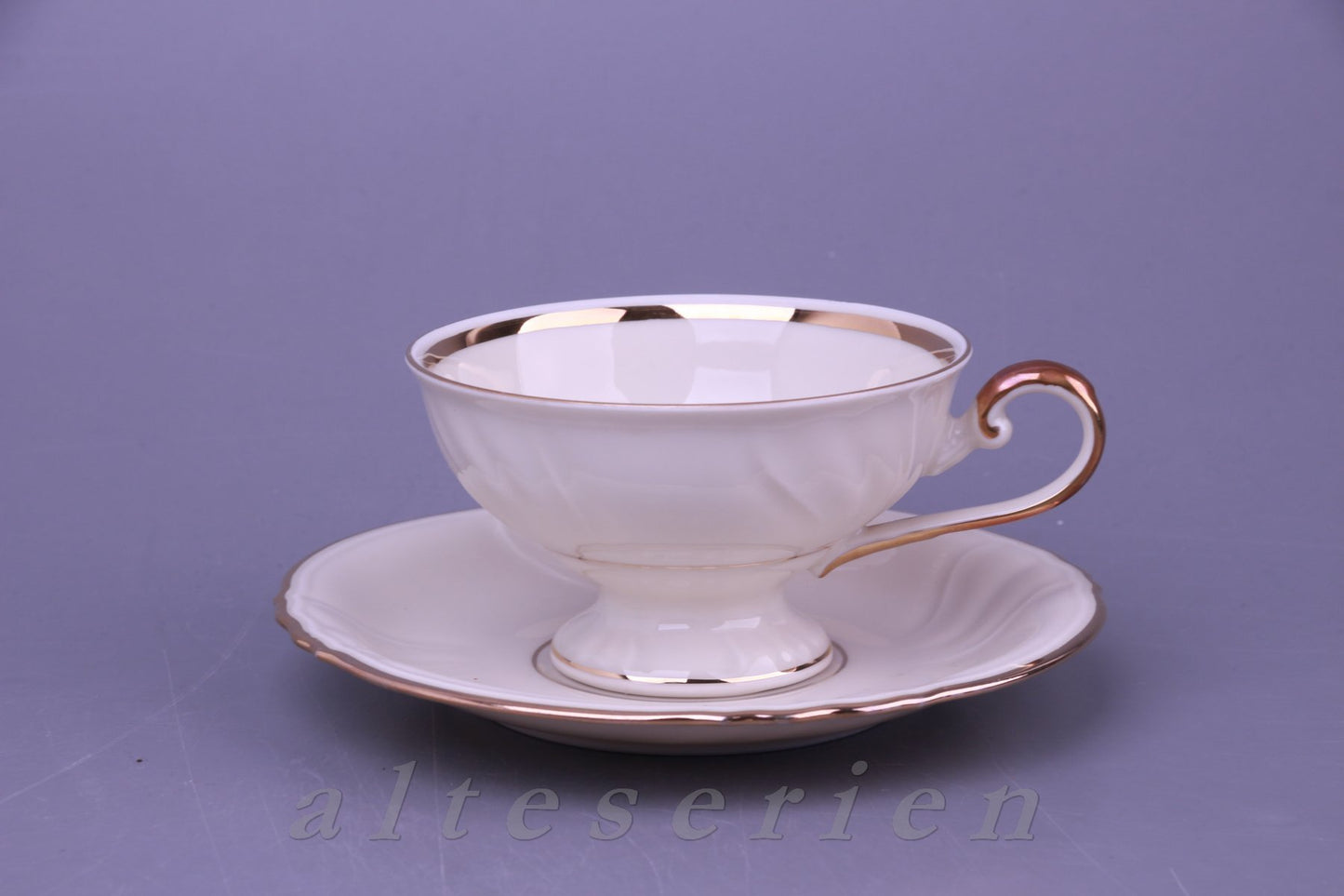 Teetasse mit Untere