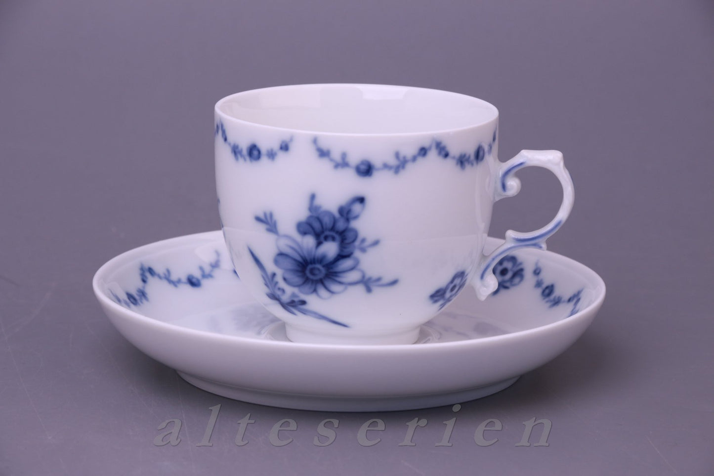 Kaffeetasse mit Untere mit Spiegel