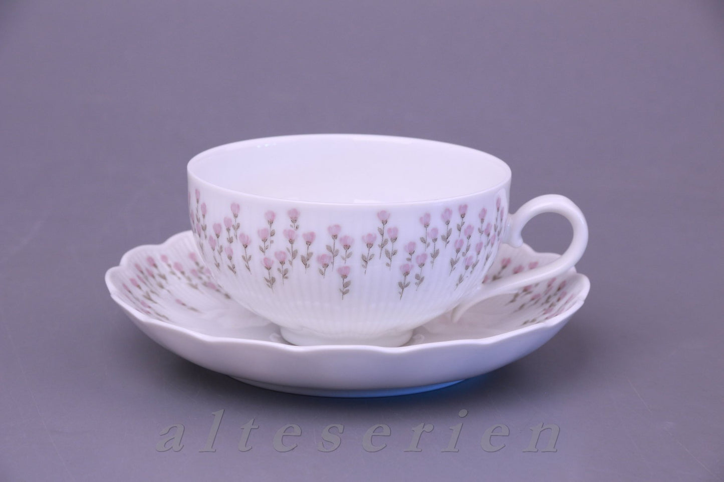 Teetasse mit Untere klein