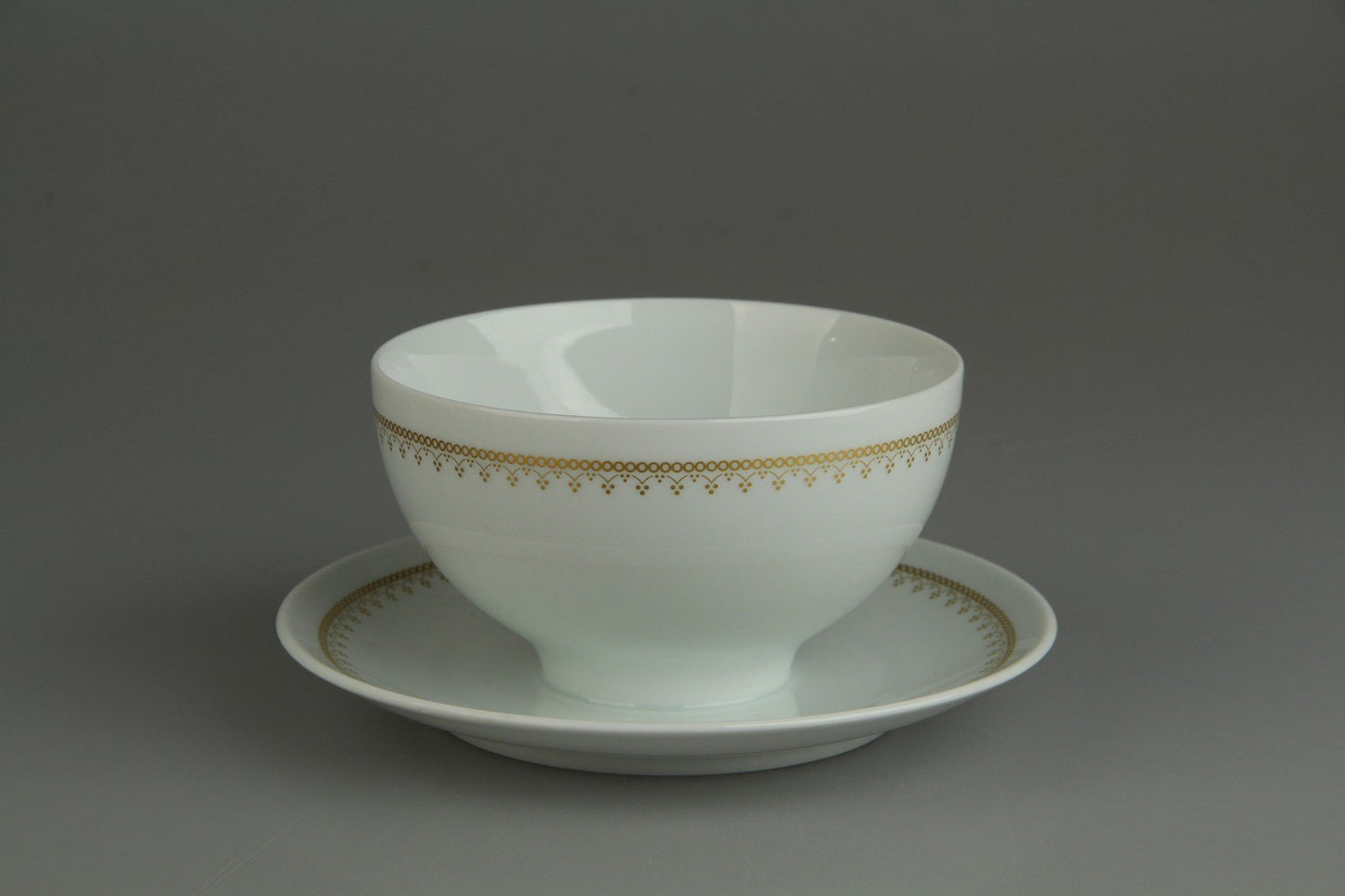 Sauciere mit Teller einteilig