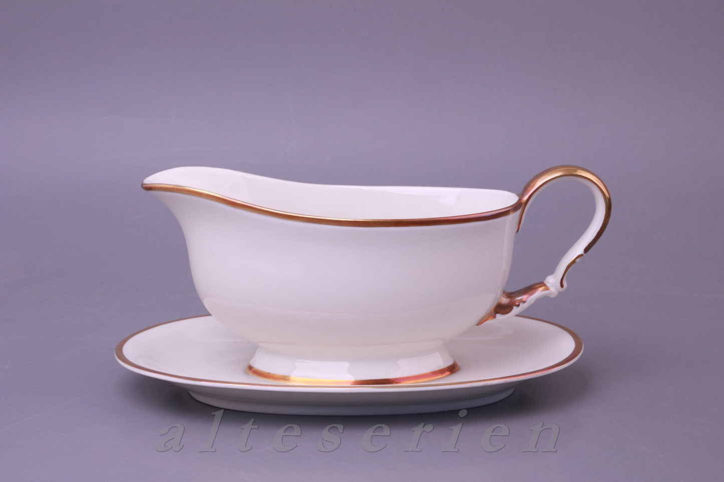 Sauciere mit Teller einteilig