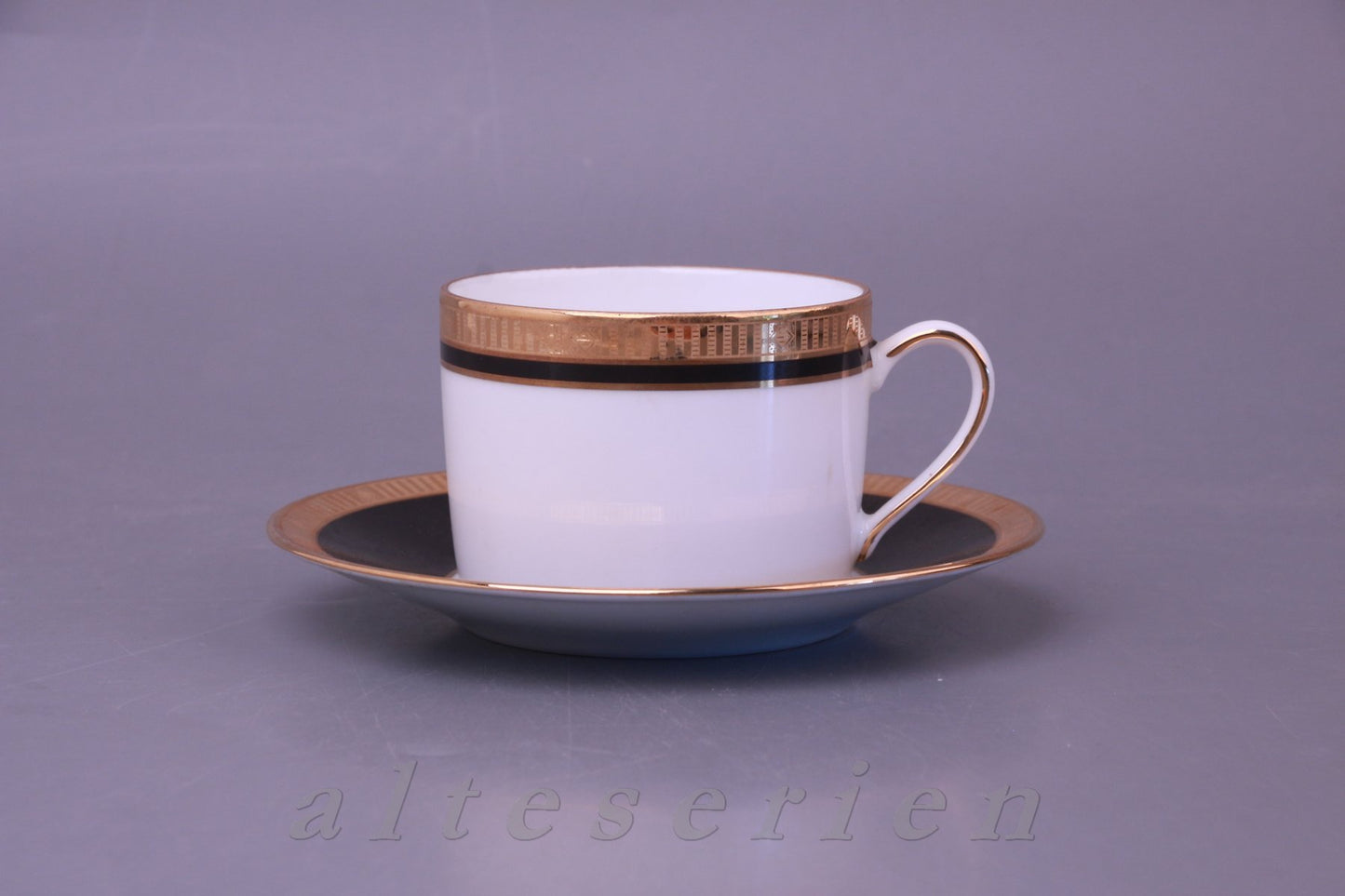 Teetasse mit Untere