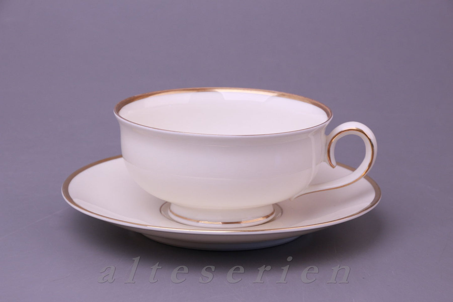 Teetasse mit Untere