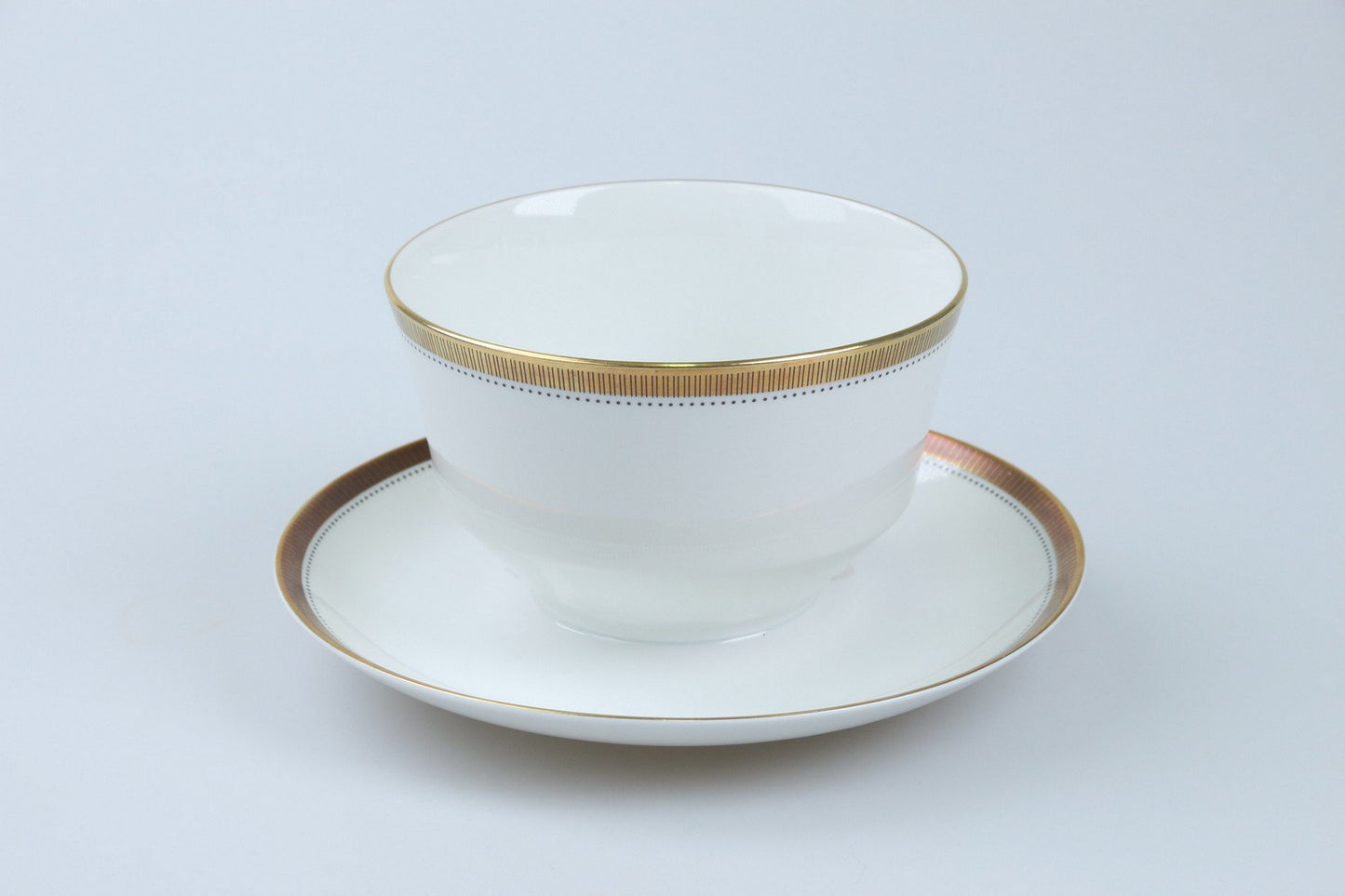 Sauciere mit Teller einteilig