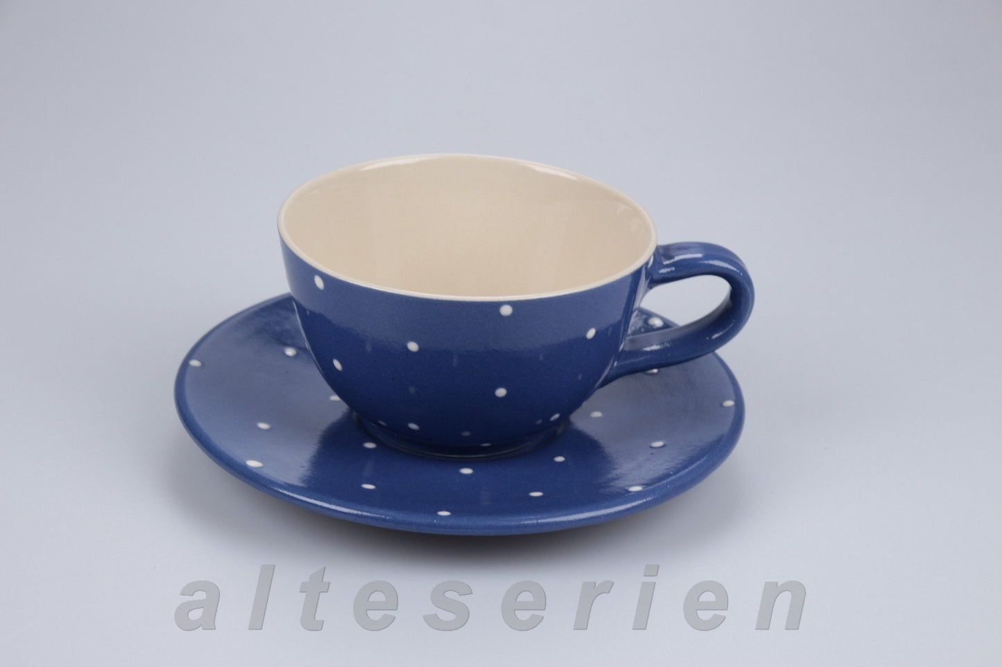 Teetasse mit Untere