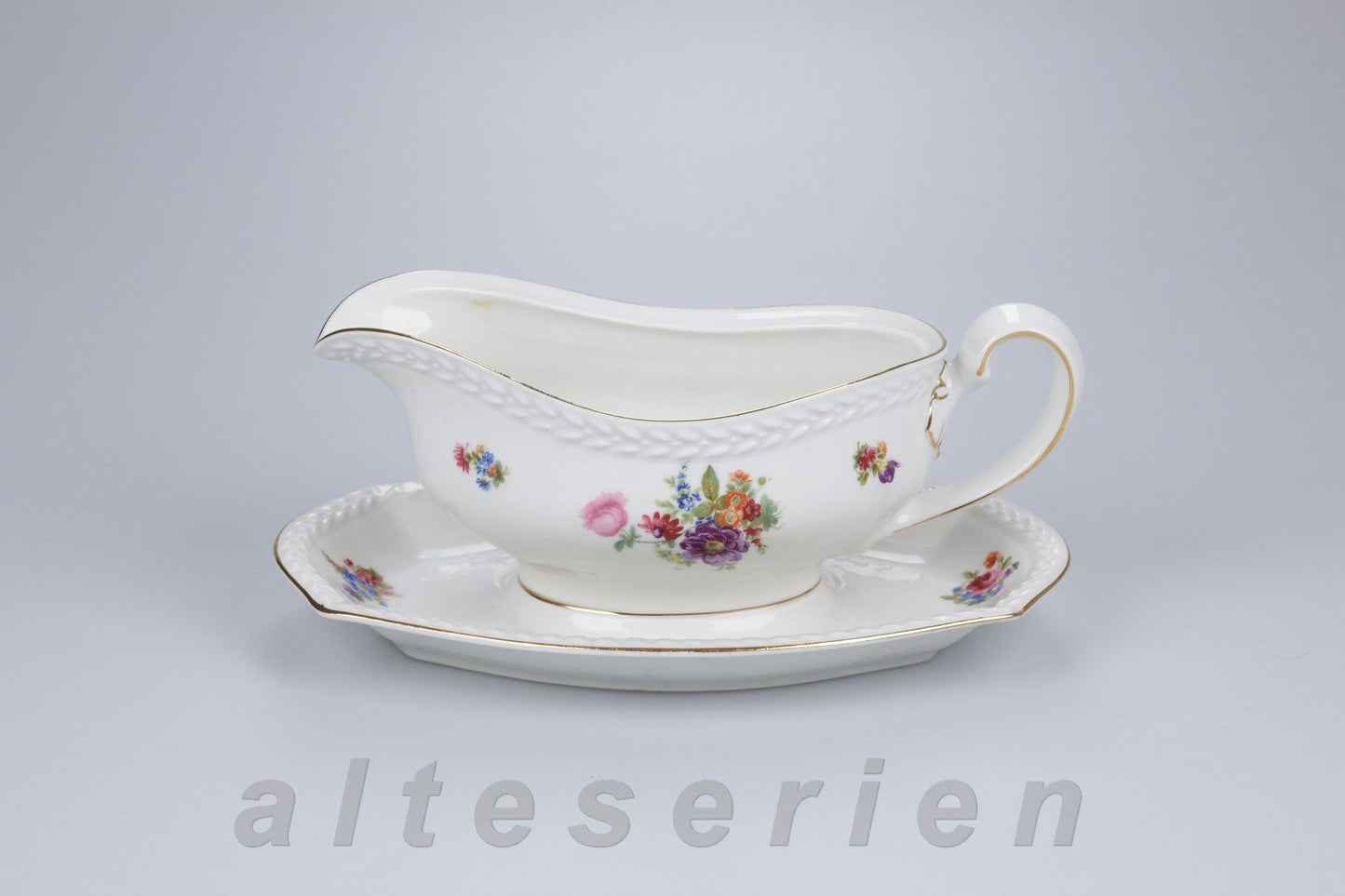 Sauciere mit Teller einteilig