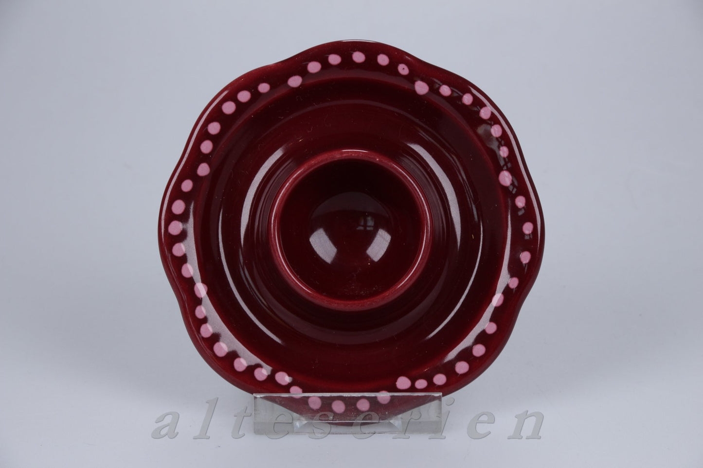 Eierbecher mit Schalenablage