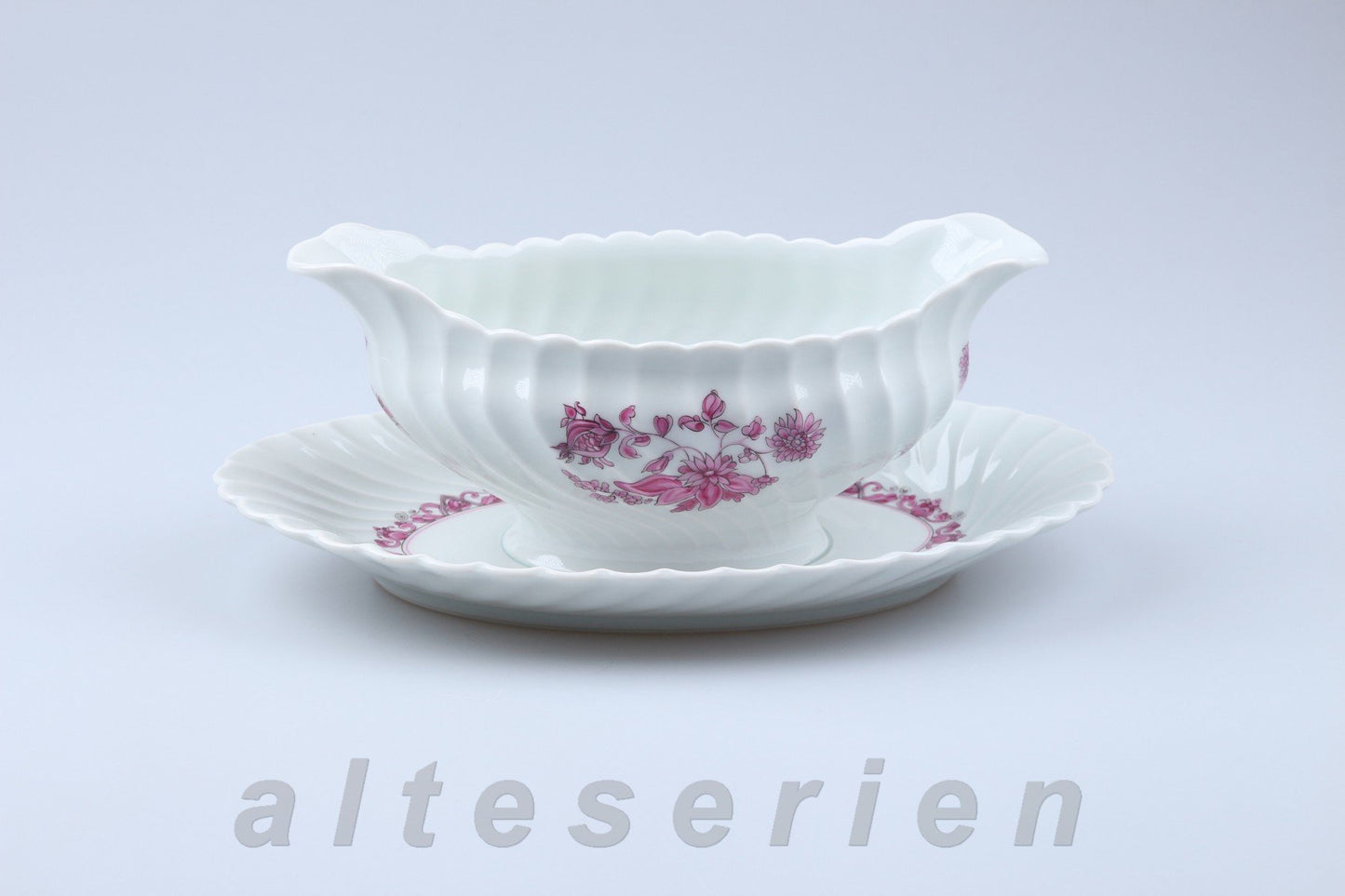 Sauciere mit Teller einteilig