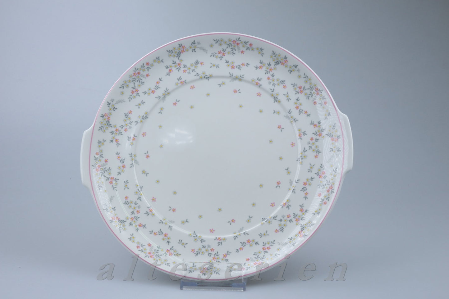 Kuchenplatte mit Griffen