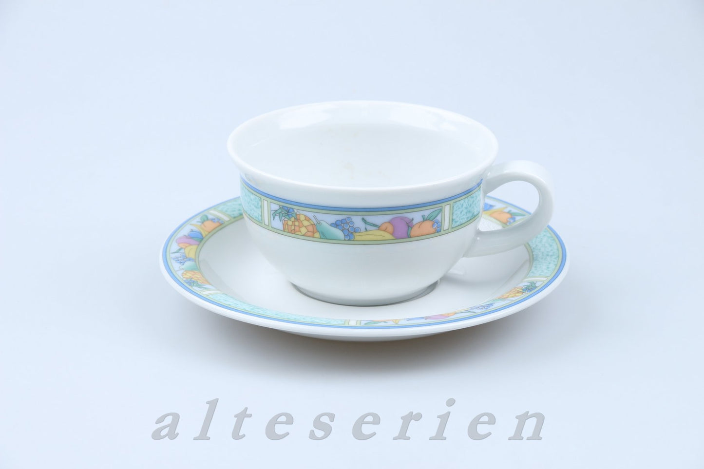 Teetasse mit Untere klein