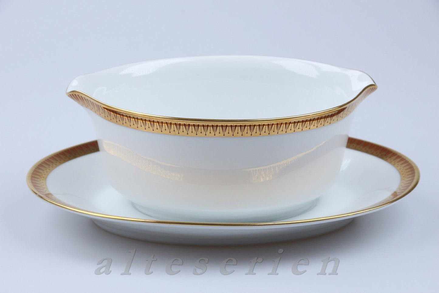 Sauciere mit Teller einteilig