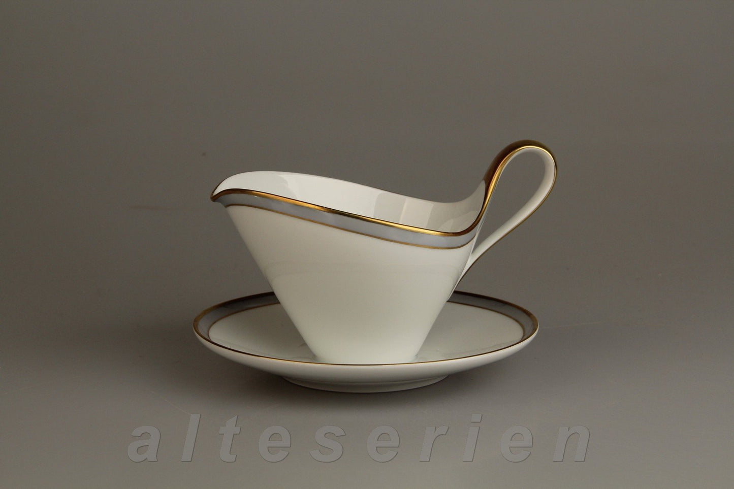 Sauciere mit Teller einteilig