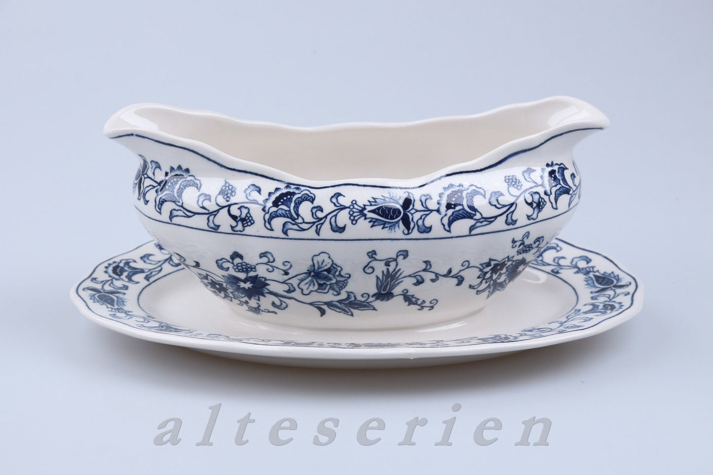 Sauciere mit Teller einteilig