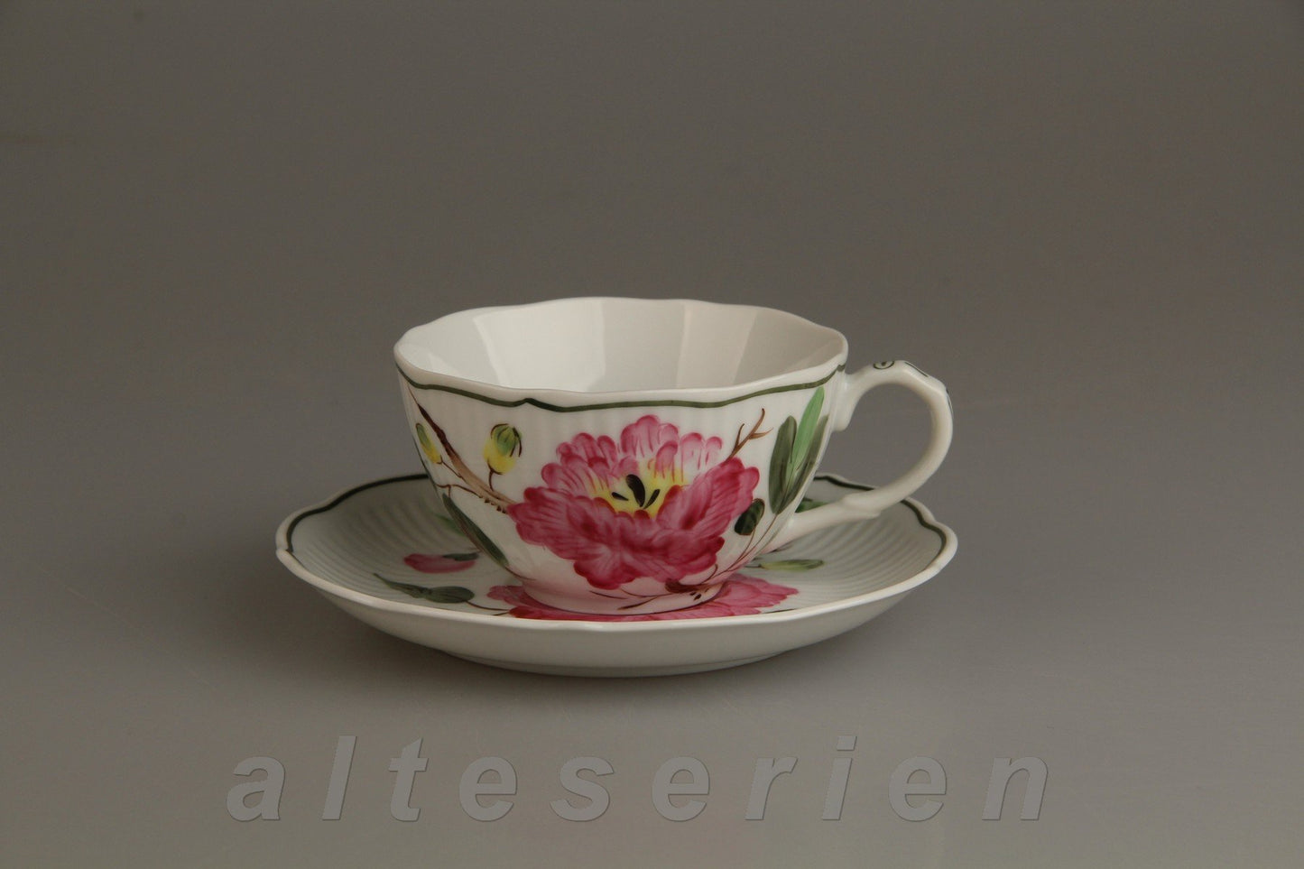 Teetasse mit Untere