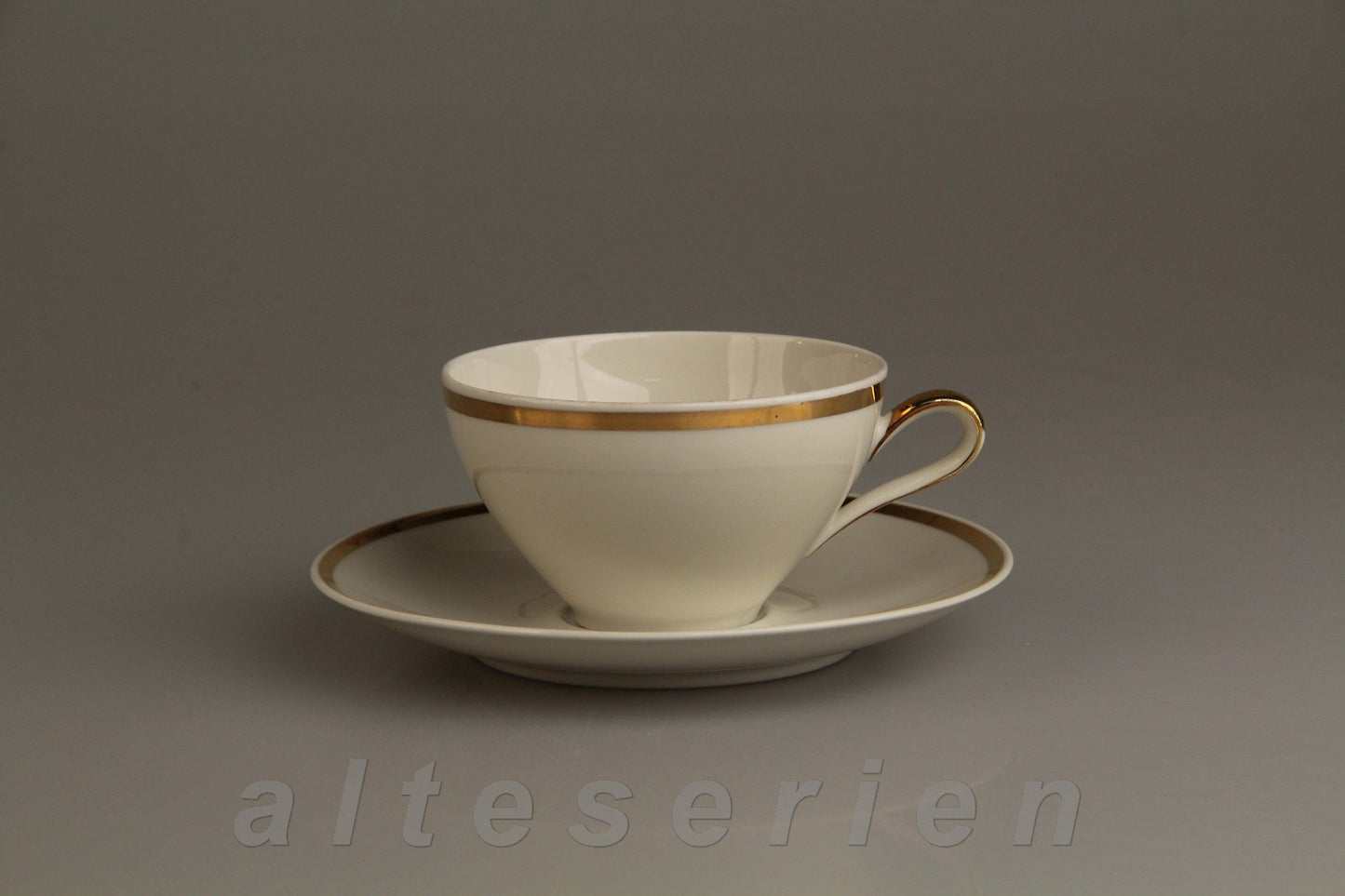 Teetasse mit Untere